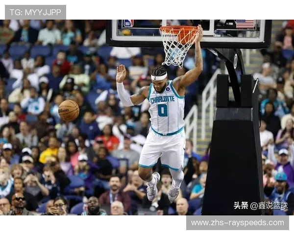 怀特季前赛场均七助攻居第五 盖帽榜高居第一展全能表现 怀特季前赛场均七助攻居第五 盖帽榜高居第一展全能表现