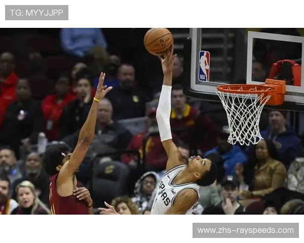 国王对阵马刺，五连败的国王内线面临文班亚马考验